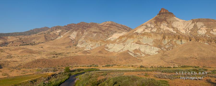 Panorama of Sheep Rock and John Day River.