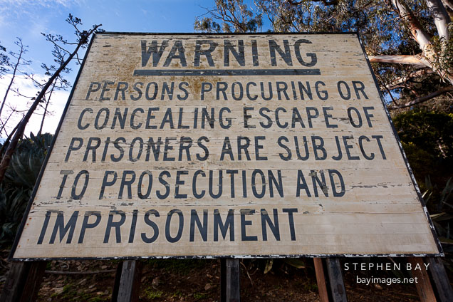 warning-sign-alcatraz-28934.jpg