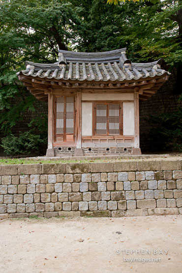 Small house used for studying by the prince. Changdeokgung Palace. Seoul, South Korea.