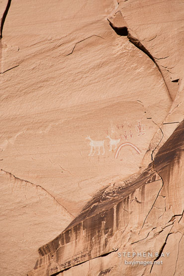 Rainbow and antelope pictographs. Antelope House Ruin, Canyon de Chelly NM, Arizona.
