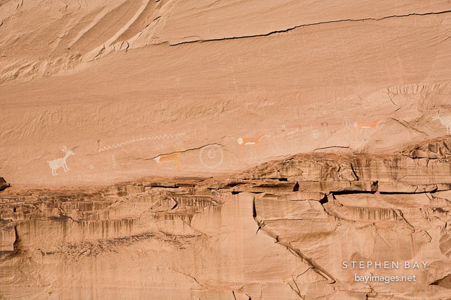 Pictographs at Antelope House Ruins. Canyon de Chelly NM, Arizona.