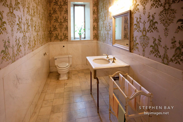Marble bathroom. Filloli Gardens.