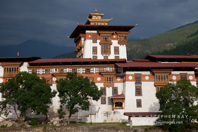 Main tower and exterior walls of Punakha Dzong. Punakha, Bhutan.