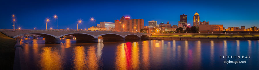 Des Moines skyline and Grand avenue bridge.