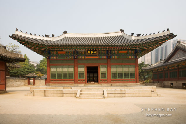Deokhongjeon Hall.
