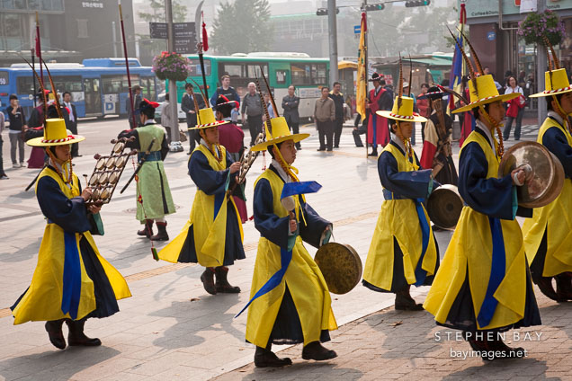 Changing of the guard at Deoksugung Palace. Seoul, Korea.
