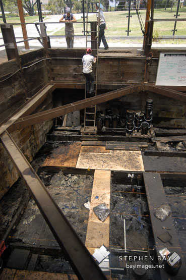 Climbing down into Pit 91. La Brea tar pits, Los Angeles, California, USA.