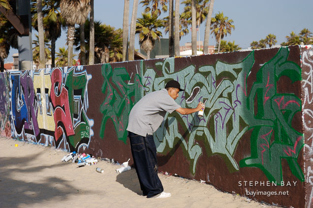 Graffiti artist. Venice, California, USA.