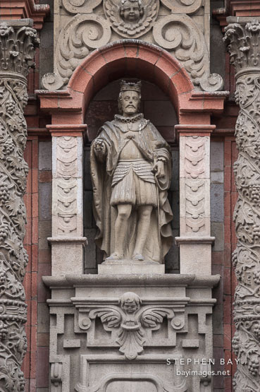 Statue on the front of the Iglesia de la Merced. Lima centro, Peru.