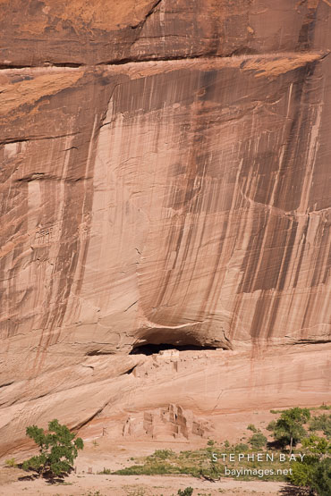 White House Ruins and canyon wall. Canyon de Chelly NM, Arizona.