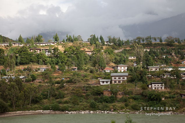 Houses in Wangdue on the bank of the Punak Tsang Chhu.