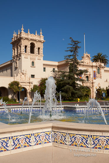 Fountain and the House of Hospitality in Balboa Park. San Diego, California.