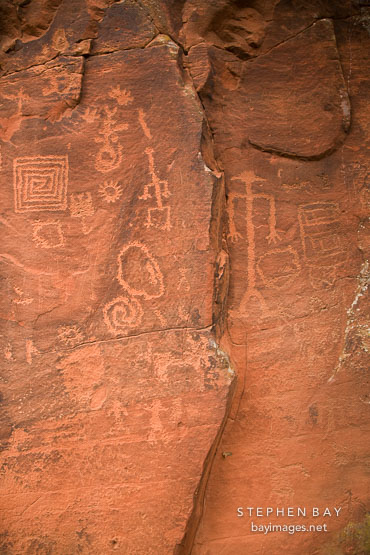 Anthropomorph petroglyphs. V-bar-V Ranch, Arizona, USA.