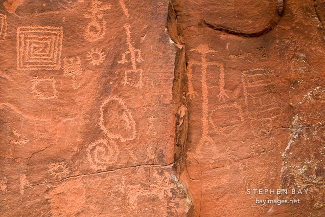 Square spiral and human figures. Petroglyphs at V-bar-V Ranch, Arizona, USA.