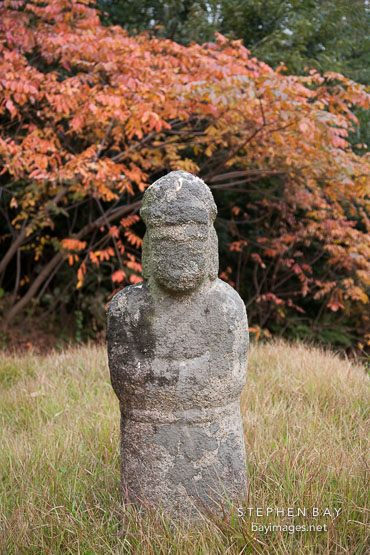 Traditional Korean gravesites generally have small stone statues to guard the burial mounds.
