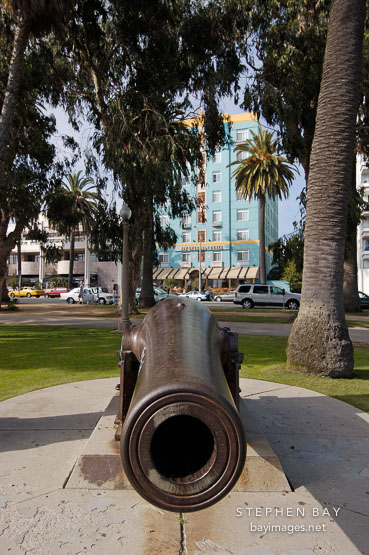 Cannon. Palisades Park, Santa Monica, California, USA.