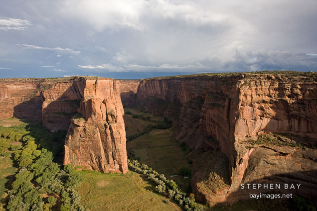 Navajo Fortress separates Canyon del Muerto from Black Rock Canyon. Canyon de Chelly NM, Arizona.