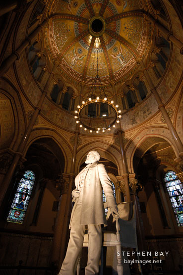 Statue of president James A. Garfield. Garfield monument, Lake View Cemetery, Cleveland, Ohio, USA