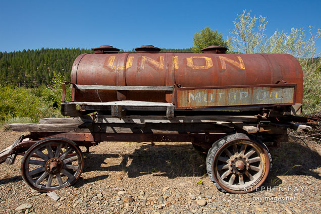Old Union oil wagon. Oregon.