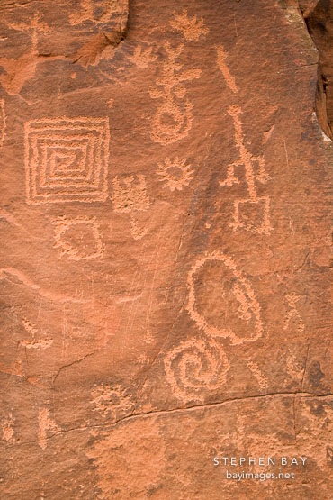 Geometric shaped petroglyphs. V-Bar-V Ranch, Arizona, USA.