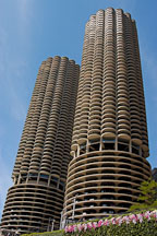 Marina city, known locally as corn on the cob. Chicago, Illinois, USA. - Photo #10810