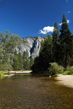 Merced river in Yosemite valley. Yosemite National Park, California, USA. - Photo #4610