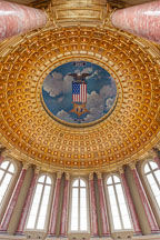 The emblem of the Grand Army of the Republic is at the center of the Iowa State Capitol dome. - Photo #33011