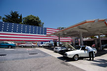 Norm's 76 gas station. Sunset Boulevard, Los Angeles, California, USA. - Photo #6411