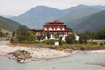 Punakha Dzong is located at the junction of the Mo Chhu (mother river) and Pho Chhu (father river). Punakha, Bhutan. - Photo #23311