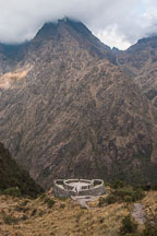 Runkuraqay and Warmiwanusqa Pass. Inca trail, Peru. - Photo #9813