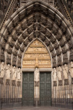 Statues surrounding the west entrance of the Cologne Cathedral. Cologne, Germany. - Photo #30719