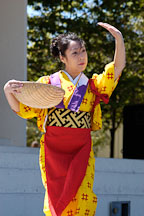 Japanese classical dance: Nihon Buyo Kiyonomoto Ryu. Cherry blossom festival, Japantown, San Francisco, California, USA. - Photo #3624