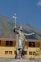 Statue Pachacutec the ninth Sapa Inca. Aguas Calientes (Machu Picchu village), Peru - Photo #10124