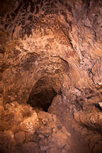 Tunnel in Sentinel Cave. Lava Beds NM, California. - Photo #27327