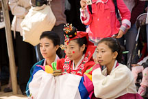 Bride and bridesmaids at a traditional Korean wedding. Korean Folk Village, Yongin. - Photo #20503