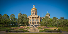 Panorama of the Iowa State Capitol building. Des Moines, Iowa. - Photo #32931