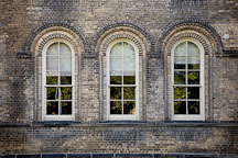 Three windows. University of Toronto, Canada. - Photo #19732