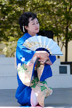 Japanese classical dance: Nihon Buyo Kiyonomoto Ryu. Cherry blossom festival, Japantown, San Francisco, California, USA. - Photo #3633