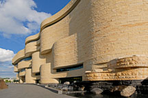 Curved walls of the National Museum of the American Indian. Washington, D.C., USA. - Photo #12737