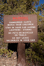 Warning Sign: dangerous cliffs. Bryce Canyon NP, Utah. - Photo #19138