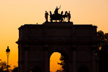 Silhouette of the Arc de Triomphe du Carrousel. Paris, France. - Photo #31649