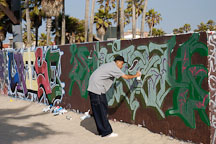 Graffiti artist. Venice, California, USA. - Photo #7453
