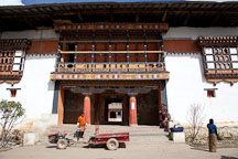 Entrance to Gangte Goemba, Phobjikha Valley, Bhutan. - Photo #23762