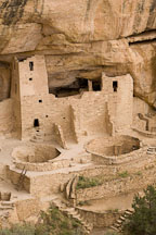 Tower and kivas at Cliff Palace. Mesa Verde NP, Colorado. - Photo #18562
