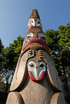 Close-up of totem pole. Kowloon Park, Hong Kong, China. - Photo #14765