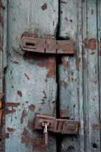 Latches. Lima centro, Peru. - Photo #8807