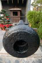 Close-up of cannon. Kowloon walled city park. Hong Kong. - Photo #15570