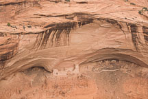 Mummy cave ruin is contains over 80 rooms and 3 kivas. Canyon de Chelly NM, Arizona. - Photo #18474