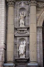 Statues of the Apostles on the front facade of the Lima Cathedral. Lima Centro, Peru. - Photo #8778