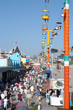Crowds at the Santa Cruz Boardwalk. Santa Cruz, California, USA. - Photo #3782